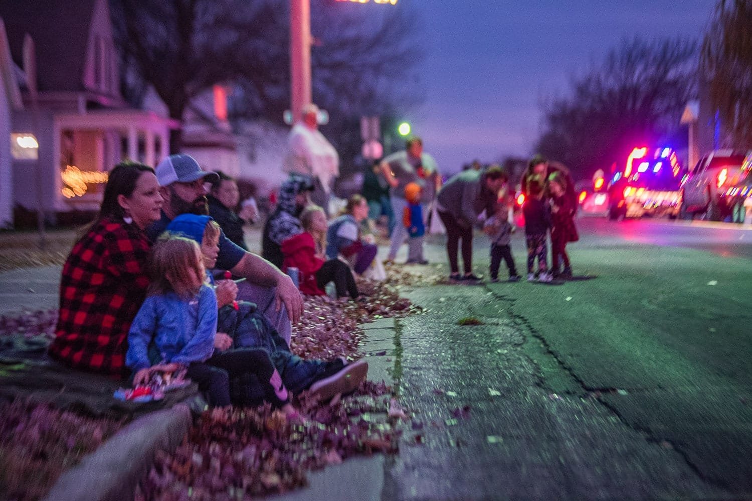 Thousands enjoy Webb City Christmas Parade on a pleasant night Webb