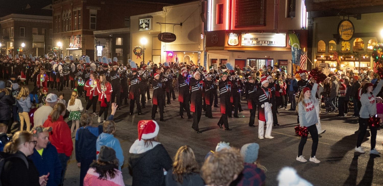 Thousands enjoy Webb City Christmas Parade on a pleasant night Webb