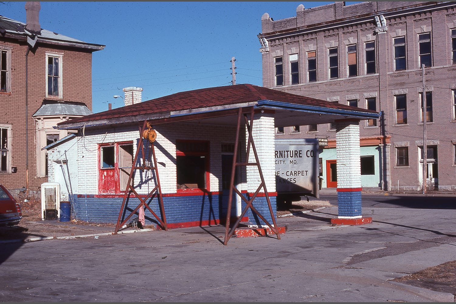 This service station was located on the southwest corner of Webb Street and Broadway. Tom Perry saw it posted on Facebook and commented that his first wife, Debbie, had a restaurant in the building, Fast China. Before that, other commentors said it was Carl Cranford’s Standard Station or Gulf Station. Possible Sinclair. We’ll go through some city directories/phone books and find out more for the future.